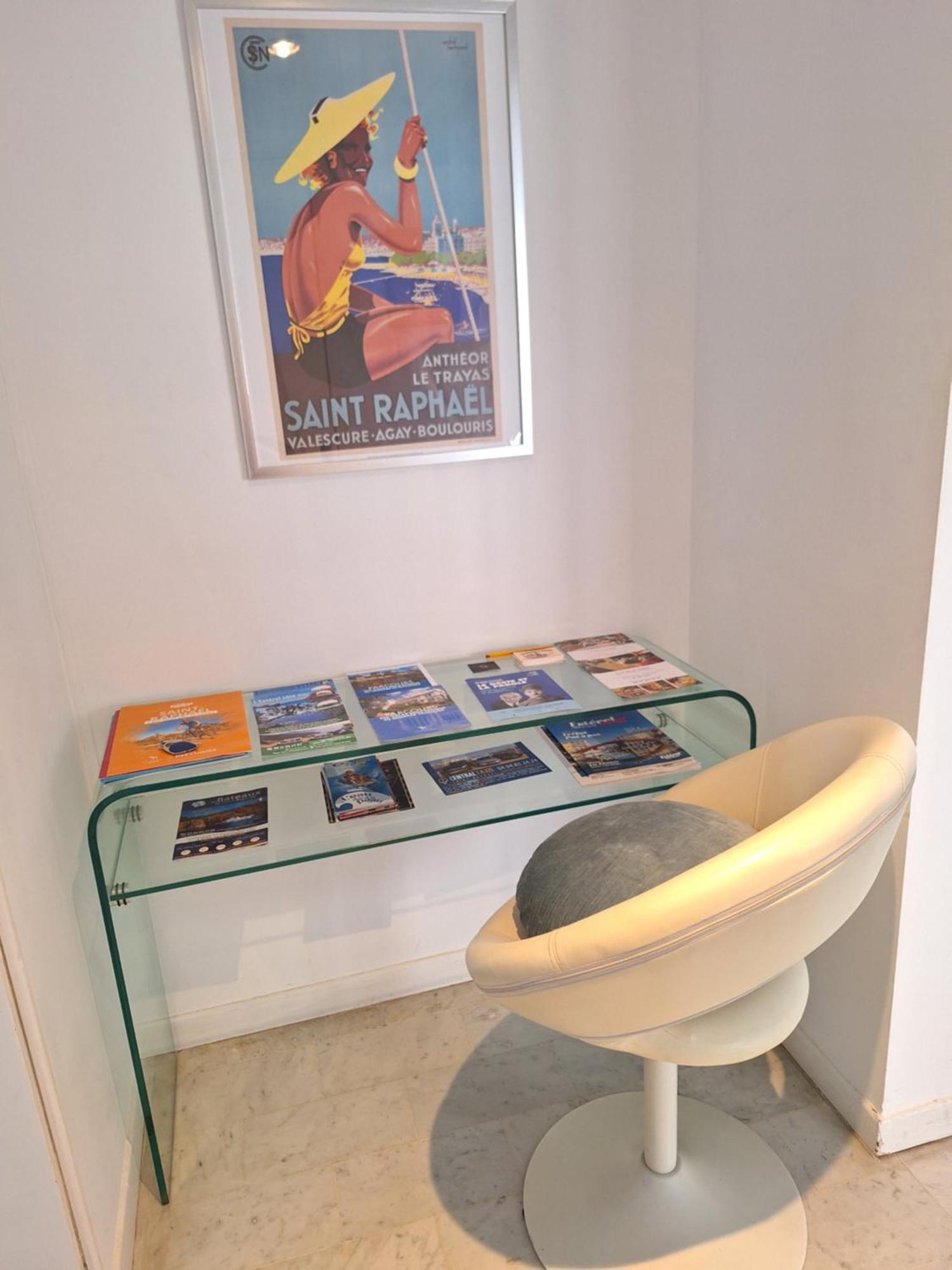 Appartement T3 Plein Centre Saint-Raphaël المظهر الخارجي الصورة